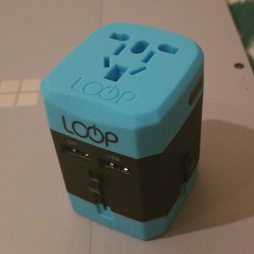 LOOP Travel Adapter